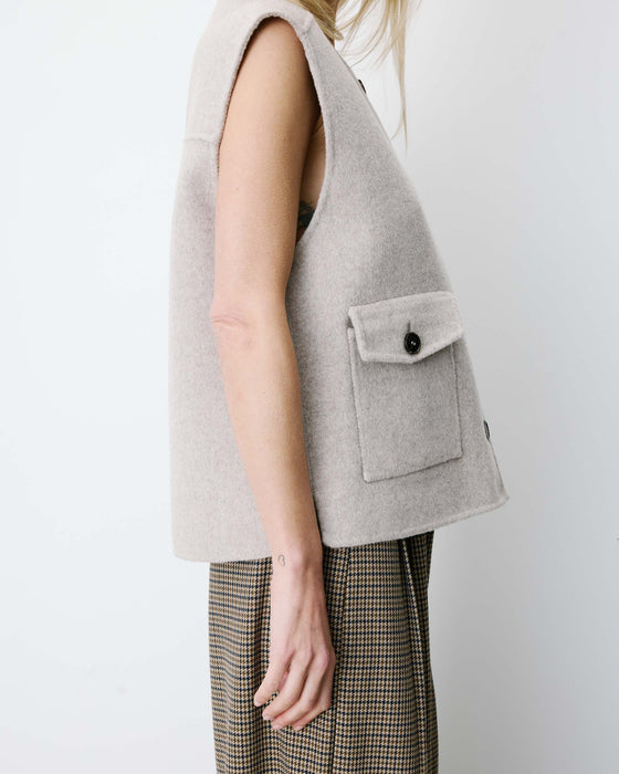 Grace & Mila Adagio Sleeveless Jacket