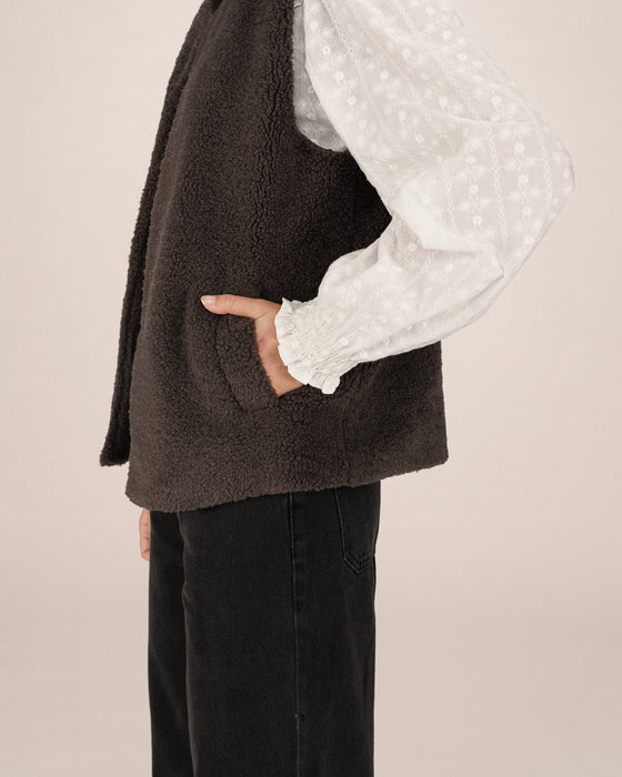 Grace & Mila Sinatra Sleeveless Jacket
