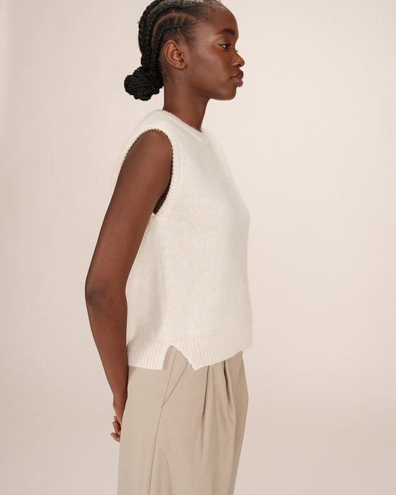 Grace & Mila Say Sleeveless Knit