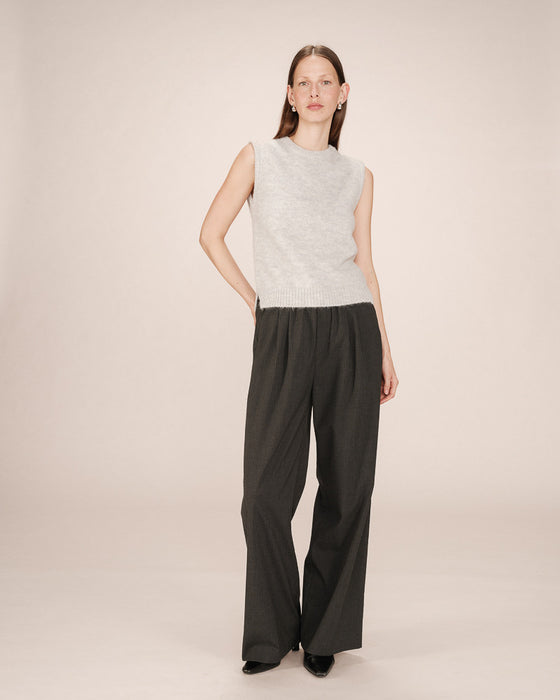 Grace & Mila Say Sleeveless Knit