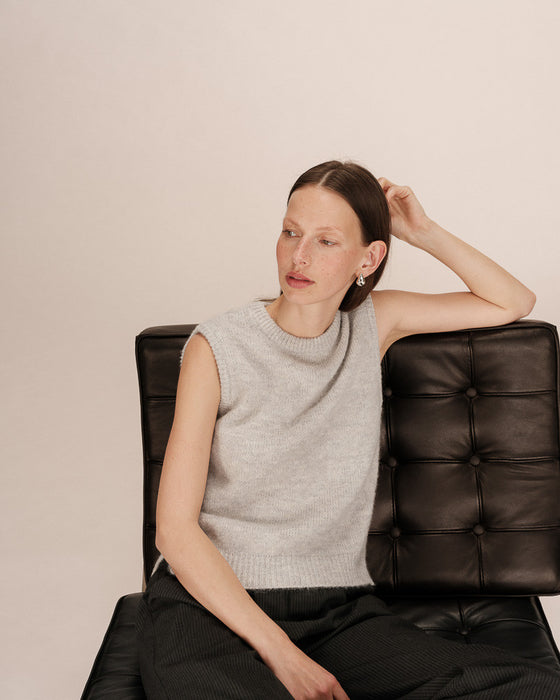 Grace & Mila Say Sleeveless Knit